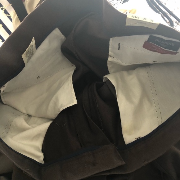 DOCKERS Classic Fit Pleated Khaki size 36x30 - Picture 14 of 16